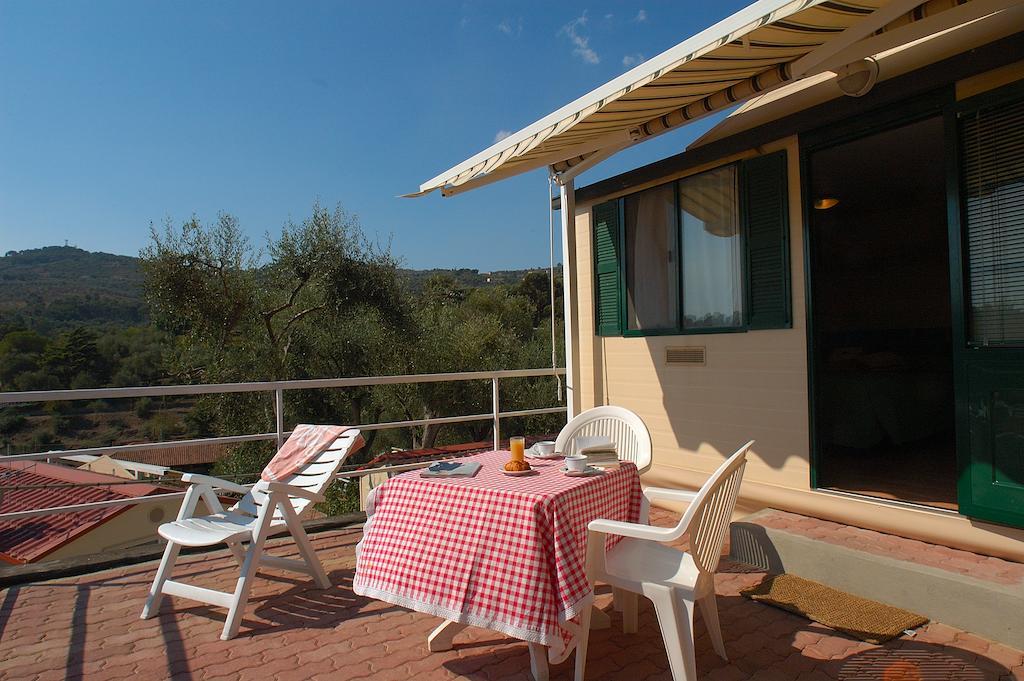 Camping Edy Diano Marina Pokoj fotografie