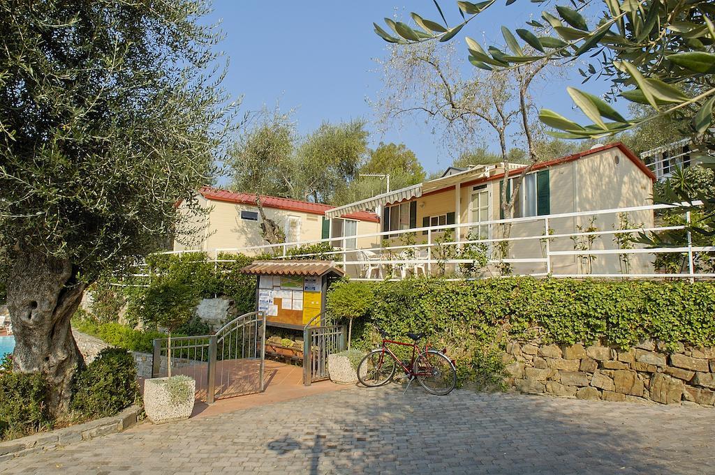 Camping Edy Diano Marina Pokoj fotografie